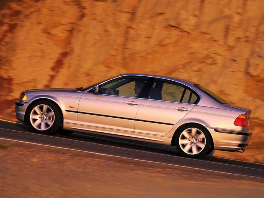  BMW 328i Sedan 1998 года  (фото 9 из 18)